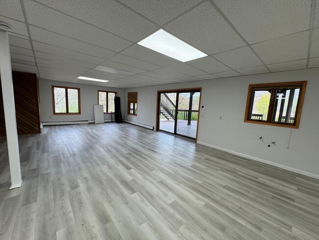 Building Photo - 20 Pearce Dr