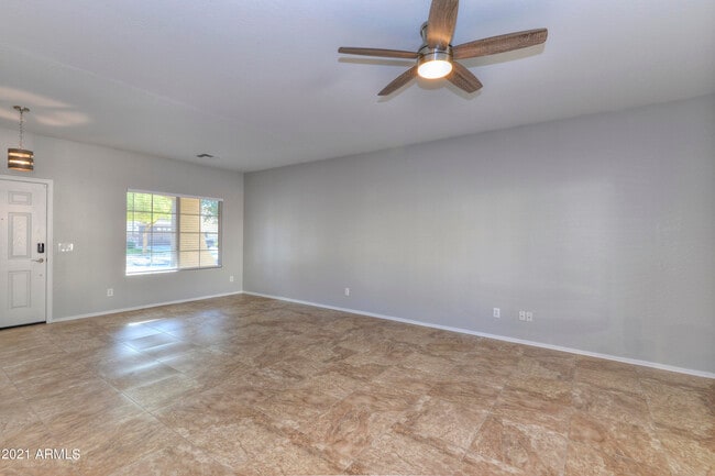 Building Photo - 14174 W Crocus Dr