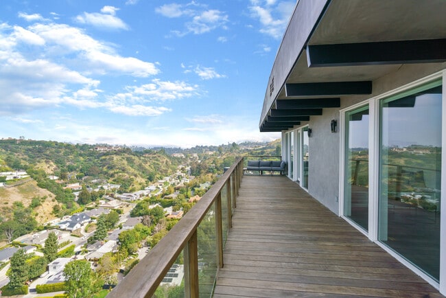 Building Photo - 2235 Gloaming Way