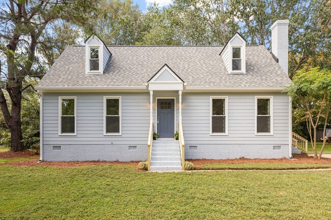 Building Photo - GREAT PRICE! Charming Renovated Knightdale...