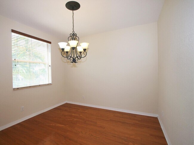 Building Photo - 1562 Grande Cull Way
