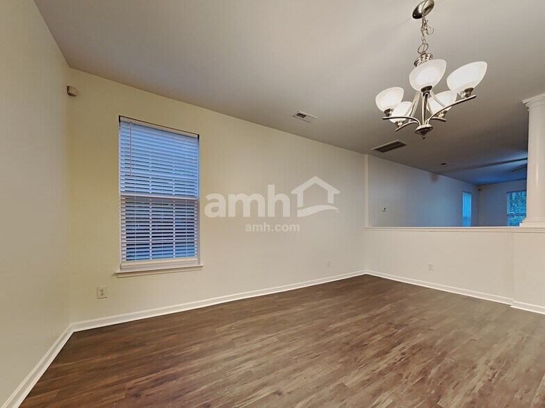 Building Photo - 8970 N Red Maple Cir