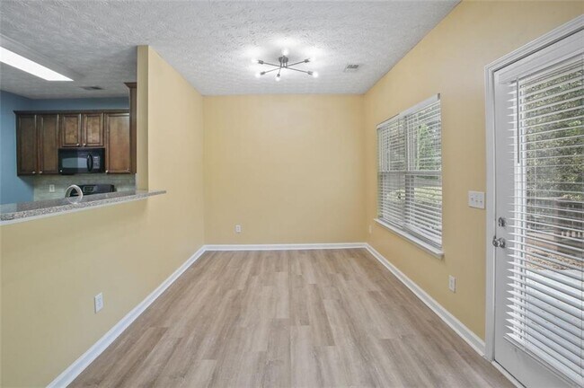 Building Photo - 5078 McEver View Dr
