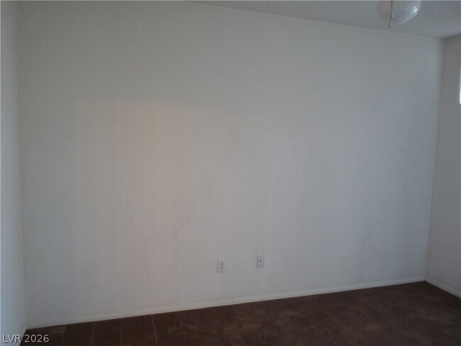Building Photo - 5855 Valley Dr