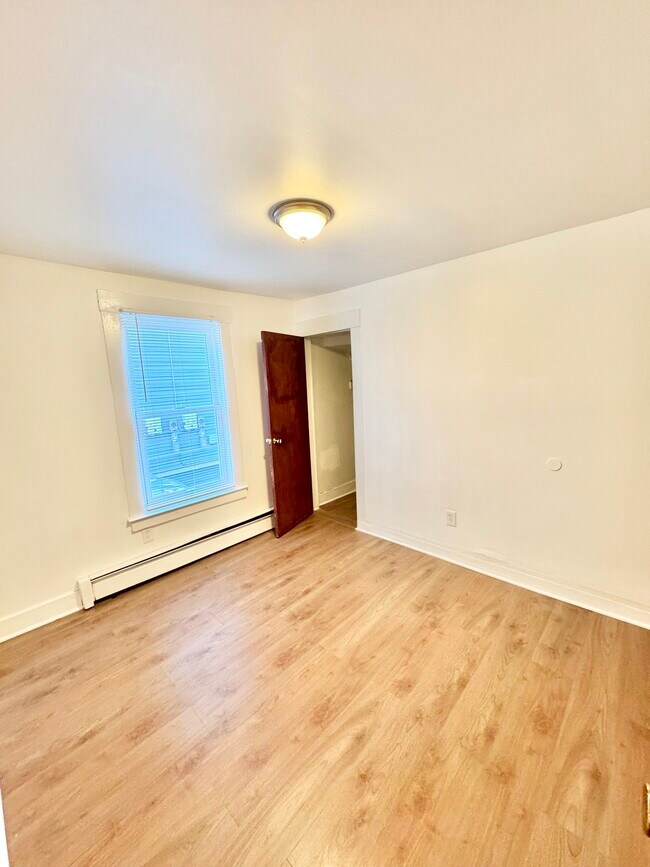 Building Photo - 87 Butler St