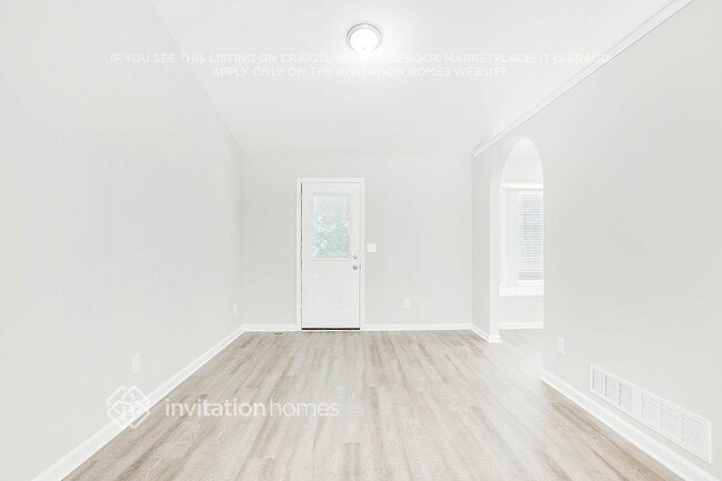 Building Photo - 6358 Hillview Ln