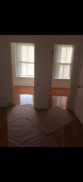 Primary Photo - 8 Adella Pl