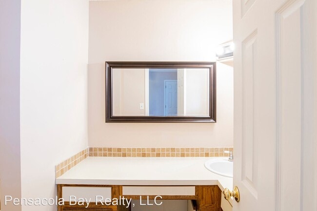 Building Photo - 2 br, 2.5 bath House - 3506 Parkwood Ave