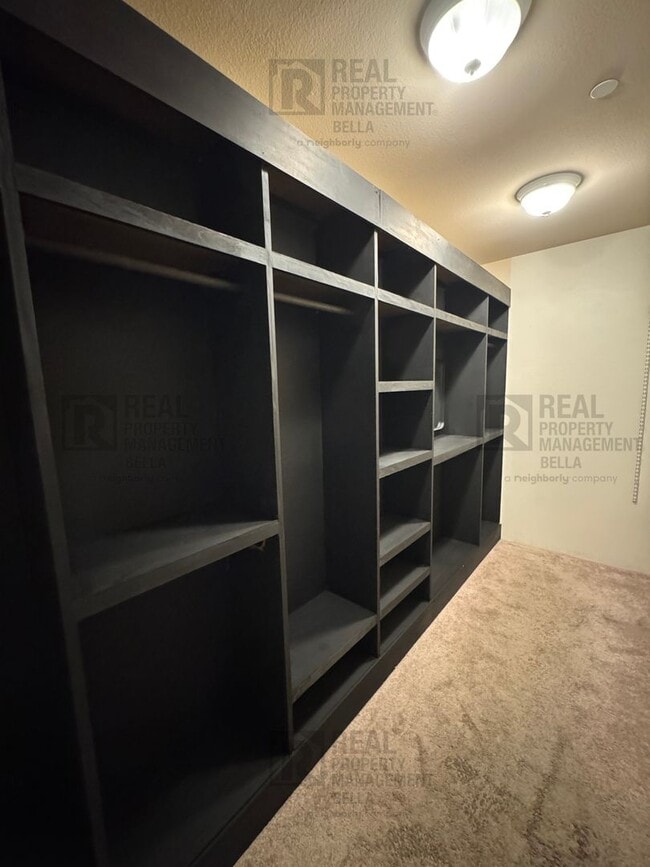 Building Photo - Modern Comfort Meets Resort Living – Gorgeous Single-Story in The Lakes Community