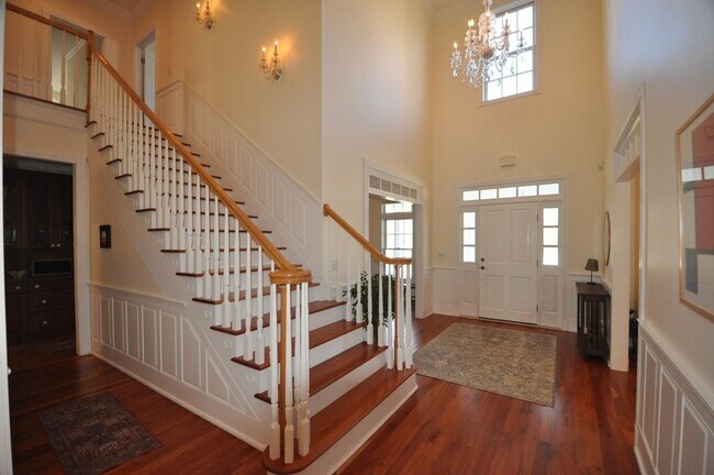 Building Photo - 163 Taconic Rd