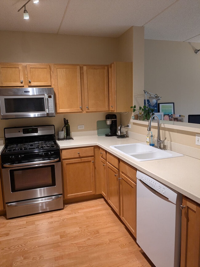 Building Photo - 470 W Mahogany Ct