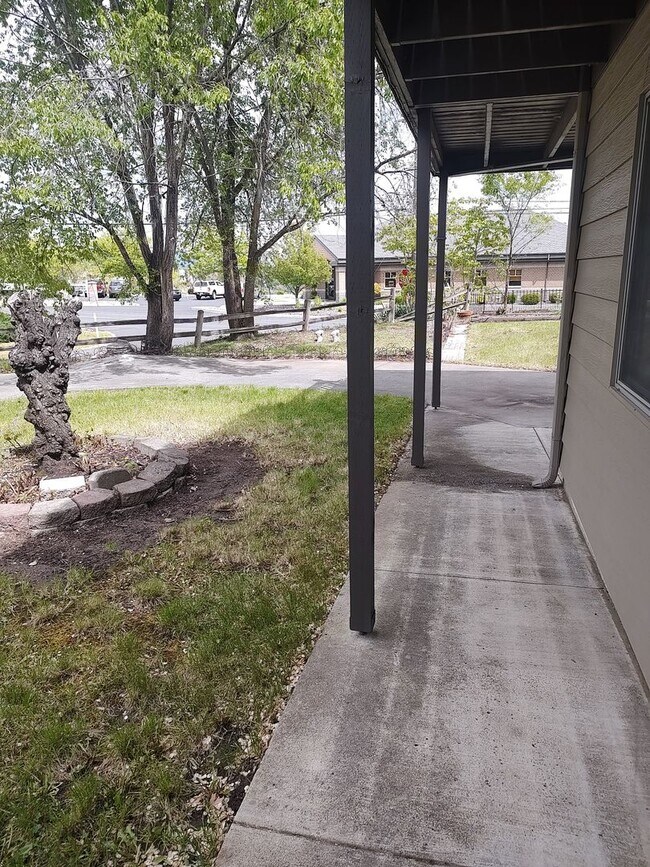 Building Photo - 1439 Terrace Dr