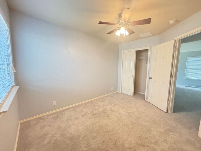 Building Photo - Beautiful 3-bed 2-Bath home in Avery Park ...