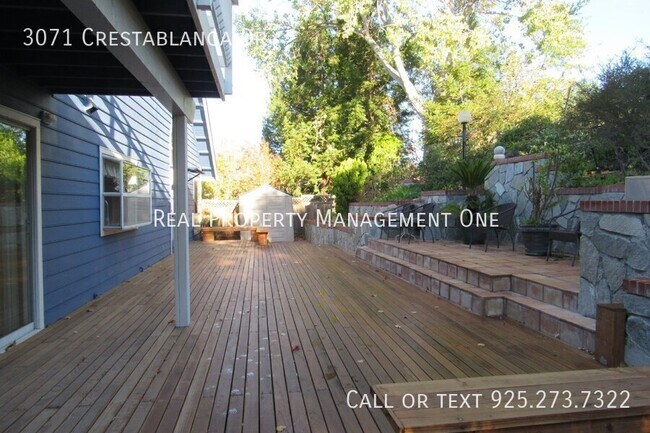 Building Photo - 3071 Crestablanca Dr