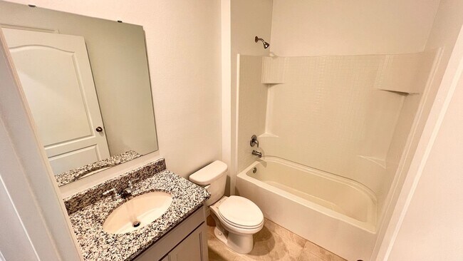 Building Photo - Spacious 3 Bedroom / 2 Bathroom Home in Mt Dora’s Timberwalk Community – AVAILABLE NOW!