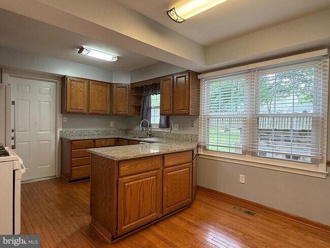 Building Photo - 9613 Ashbourn Dr