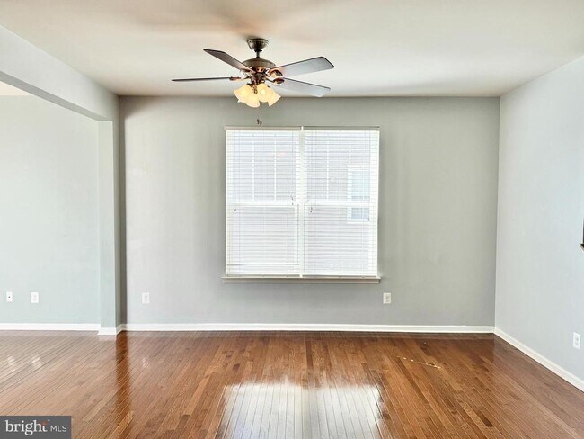 Building Photo - 7 Coulter Ln