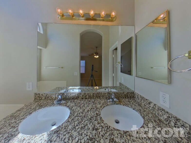 Building Photo - 41265 W Walker Wy