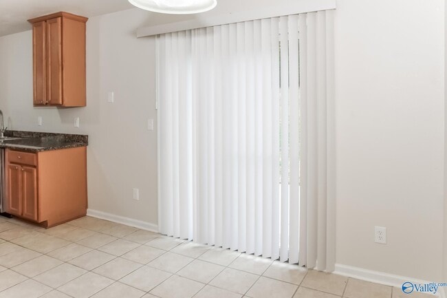 Building Photo - 174 Ranier St