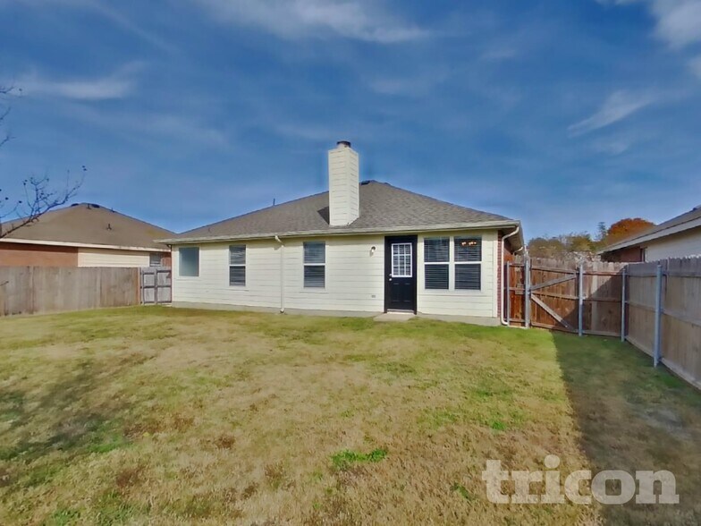 Building Photo - 1009 Ridge Top Dr