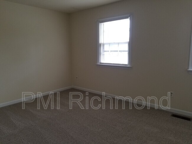 Building Photo - 4615 Chiswell Dr