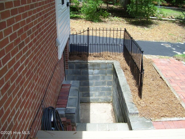 Building Photo - 355 Newton Dr