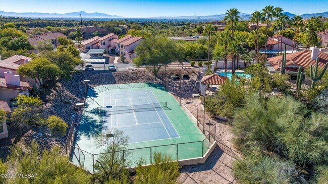 Building Photo - 6414 N Tierra De Las Catalinas