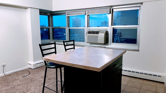Building Photo - 4960 N Marine Dr