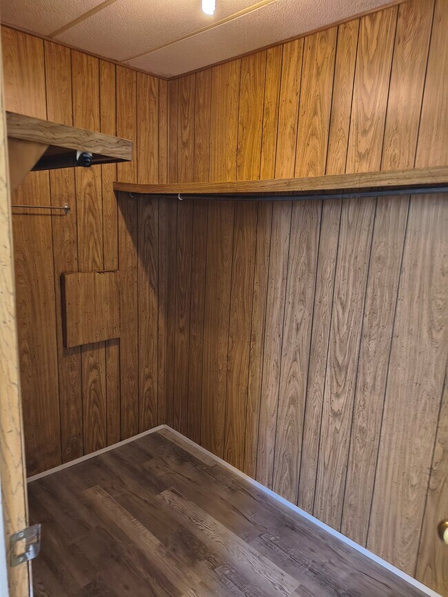 Building Photo - 35468 E Kings Canyon Rd
