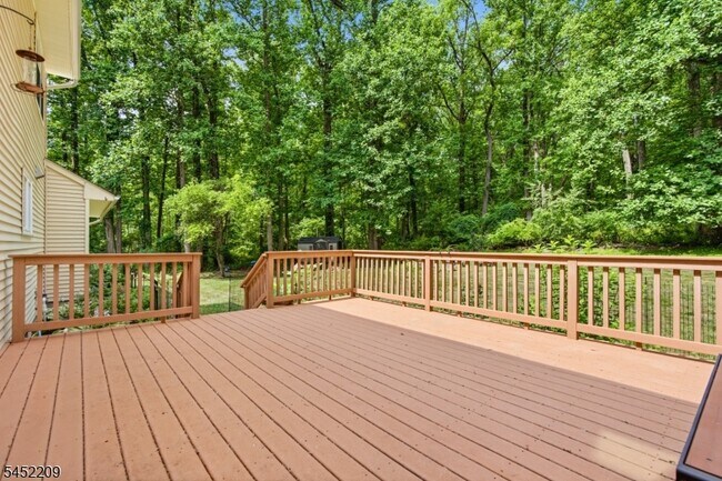 Building Photo - 9 Stirrup Way