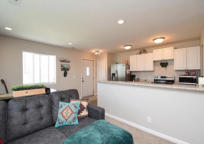 Building Photo - 345 Spruce St