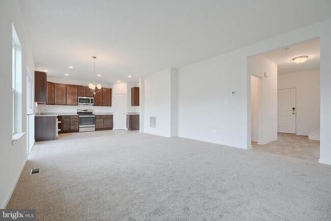 Building Photo - 55 Madison Dr
