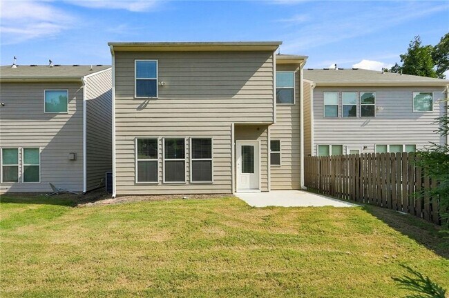 Building Photo - 4615 Woodbine Way