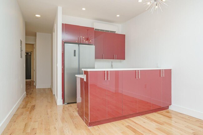 Building Photo - 472 Gates Ave