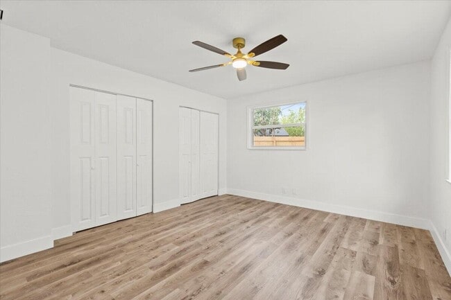 Building Photo - 379 Garden Blvd