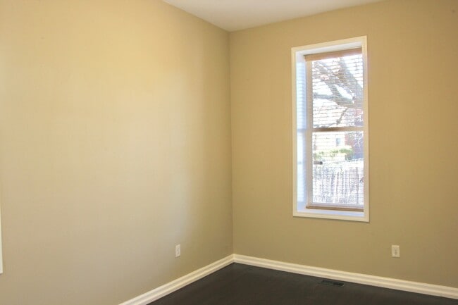 Building Photo - Beautifully Renovated 2 Bedroom 1 Bath SFD in Cherokee Arts District