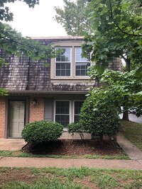 Building Photo - 2 bed/1.5 Bath Condo in Green Hills, Commu...