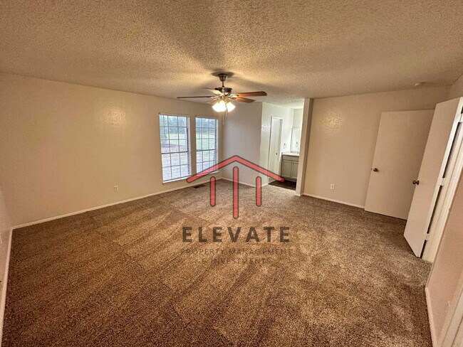 Building Photo - 1305 Lovell Dr