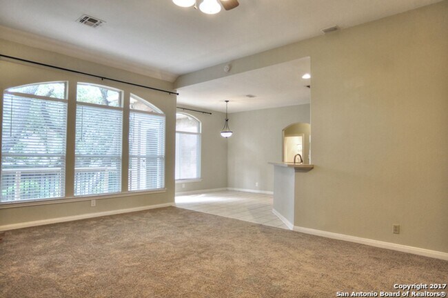 Building Photo - 4 Bedroom/2 Bath Auburn Oaks Subdivision