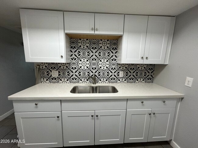 Building Photo - 9618 N 5th St