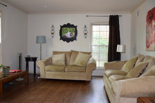 Building Photo - 596 Country Club Ln