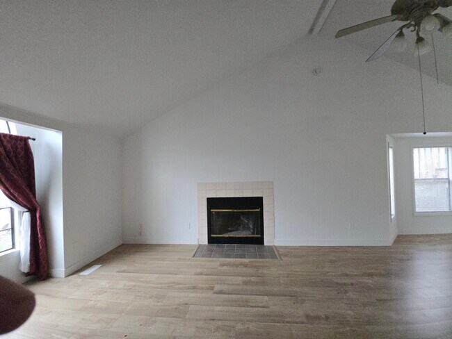 Building Photo - 1707 SW Hartley Ave