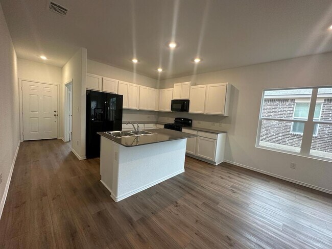 Building Photo - 312 Sonterra Dr