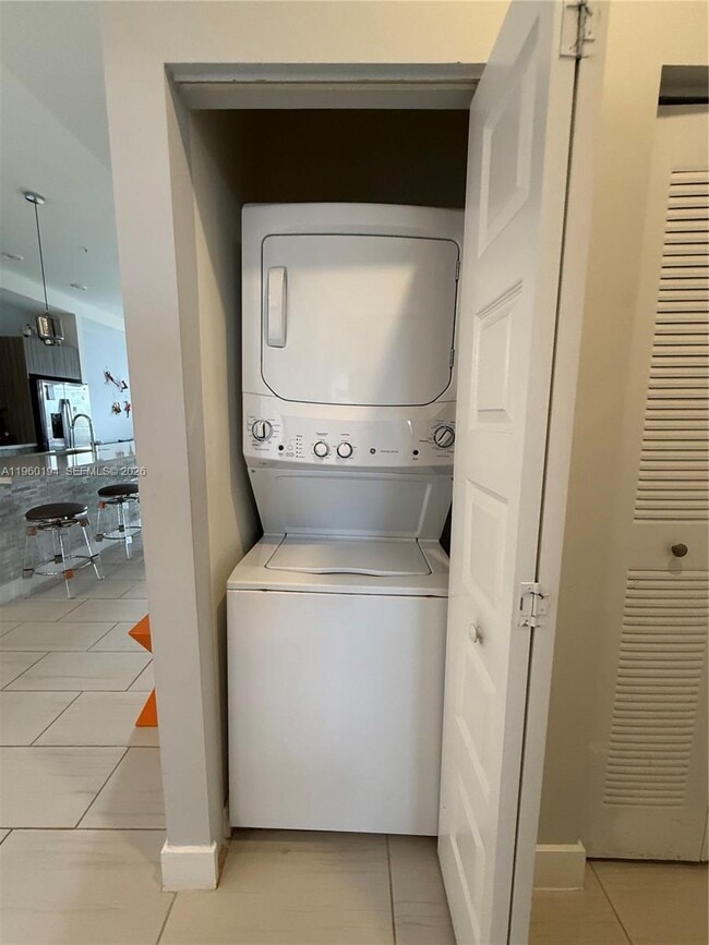 Building Photo - 7815 NW 104th Ave