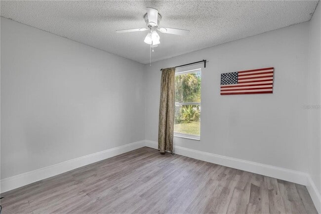 Building Photo - 2713 Needle Palm Dr