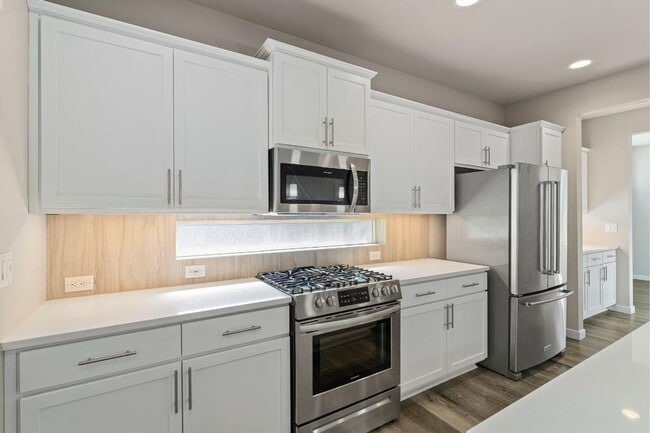 Building Photo - Beautiful Puyallup Corner Lot Home with Office, A/C, Formal Dining & Bonus Loft!
