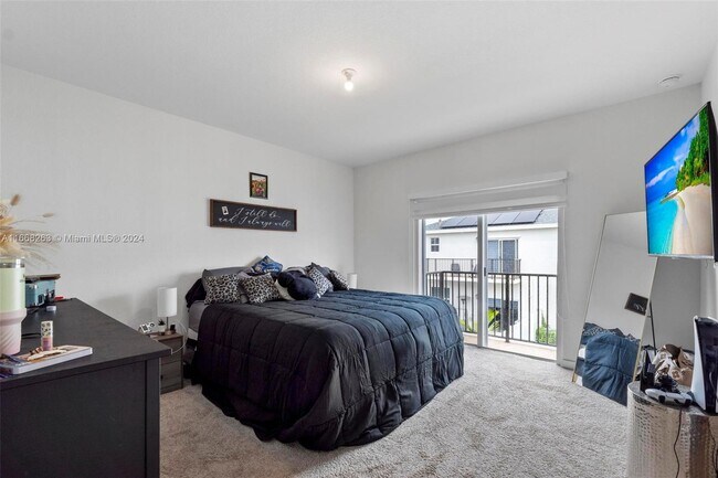 Building Photo - 765 SE 19th St