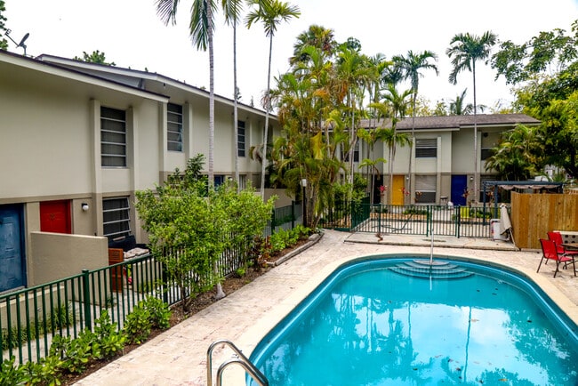 Building Photo - Hideaway in the Grove