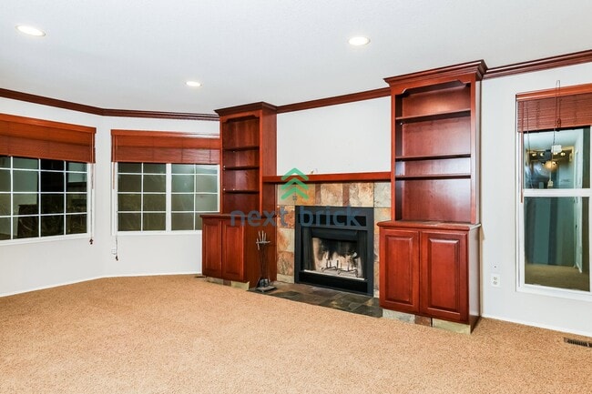 Building Photo - 3 Bed and 2 Bath Stunning Single-family Home is Available for Rent!