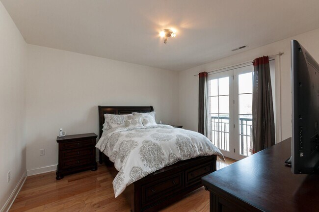 Building Photo - 20 Ave at Port Imperial